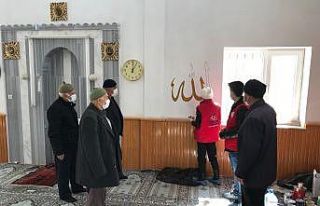 Camiler ve Kur’an Kurslarının duvarları hat sanatıyla...