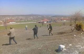 Çavdarhisar’da meralar gübrelendi