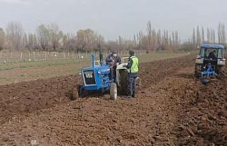 Çavdarhisar’da traktör sürücüleri bilgilendirildi