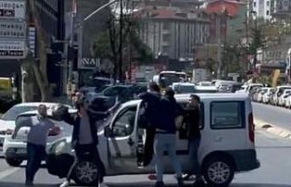 Çekmeköy’de trafik kavgası: Tekmeler, yumruklar...