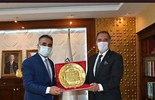 Cezayir, Ankara Büyükelçisi Adjabi MAÜ Rektörü...