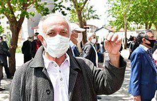 Çiğli’de vatandaşlara HES kodlu anahtarlık dağıtıldı