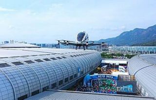 Çin’de sürücüsüz drone taksi 2 yolcusuyla uçtu