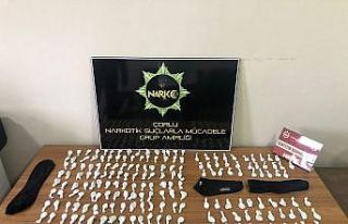 Çoraplara gizlenmiş 215 fişek bonzai bulundu