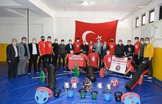 Çorum Belediyesi’nden güreşçilere destek