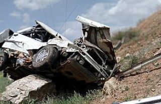 Çorum’da otomobil şarampole uçtu: 3 yaralı