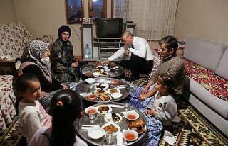 Cumhurbaşkanı Erdoğan ve eşi Emine Erdoğan, iftarda...