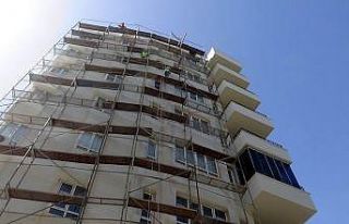 Cumhuriyet caddesinde dış cephe giydirme çalışmaları