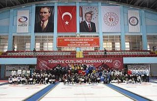 Curling Süper Lig’in şampiyonu Çelebispor ile...
