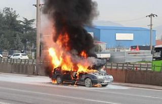 D-100’de alev alev yanan otomobil küle döndü