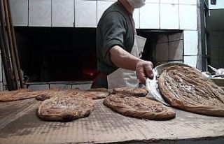 Damak çatlatan tahinli pideye olan rağbet Ramazan...