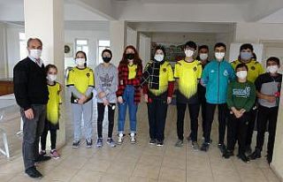 Dart ve bocce eğitimlerini muhtardan alıyorlar