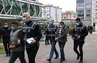 Demirci cinayeti zanlısı kardeşler adliyeye sevk...