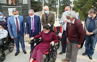 Develi’de engelli 35 aileye bayram hediyesi