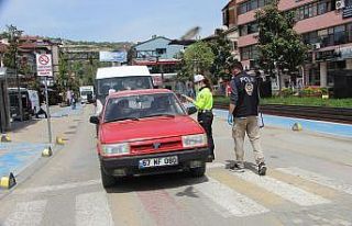 Devrek’te “tam kapanma”nın ardından cadde...