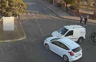 Dikkatsiz sürücüler kazaya sebep oldu