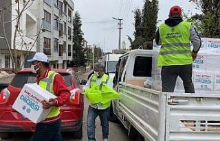 Dilovası’nda tüm hanelere Ramazan kumanyası