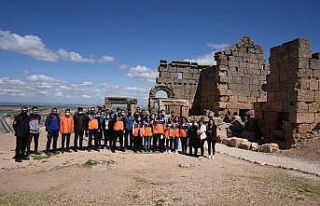 Diyarbakır AFAD gönüllülerinden Zerzevan Kalesi’ne...