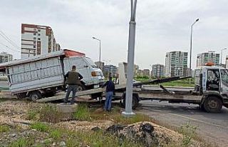 Diyarbakır Büyükşehir Belediyesi zabıta ekipleri...