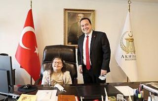 Down sendromlu Meryem, Akhisar Belediye Başkanı...