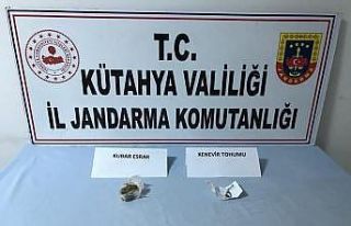 Durdurulan şahsın üzerinde uyuşturucu madde ele...