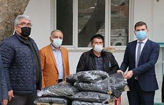 Edremit Belediyesinde kırsal mahallelere spor malzemesi...