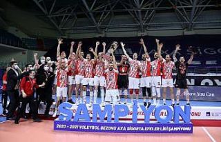 Efeler Ligi’nde şampiyon Ziraat Bankkart