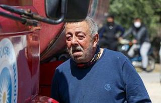 Ekmek teknesi alev alev yanan sürücü, gözyaşlarına...