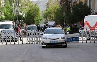Elazığ’da 3 cadde araç trafiğine kapatıldı,...