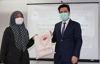 Elazığ’da üreticilere bamya tohumu dağıtıldı