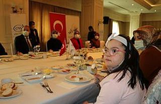 Elite Wolrd, otizmli çocukları aileleriyle birlikte...