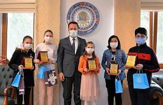 En çok kitap okuyan öğrenci ve yetişkinler ödüllendirildi