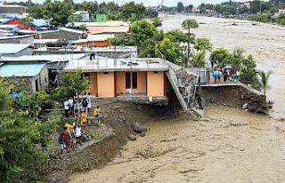 Endonezya’daki sel ve heyelan felaketinde can kaybı...