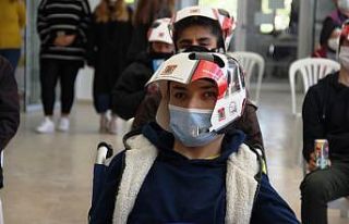 Engelli öğrenciler, şampiyon ralli pilotlarıyla...