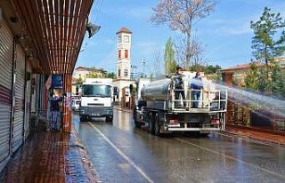 Ergani’de cadde ve sokaklar tazyikli suyla yıkandı