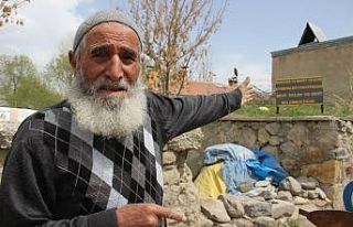 Ermenilerin yaptığı katliamı gözyaşları ile...