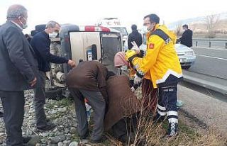 Erzincan’da trafik kazası: 2 yaralı