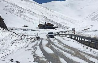 Erzurum’da kar sürprizi