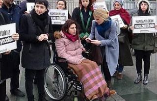 Eşini silahla vurarak engelli kalmasına neden olan...