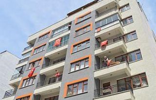 Eskişehirliler balkon ve pencerelerini bayraklarla...