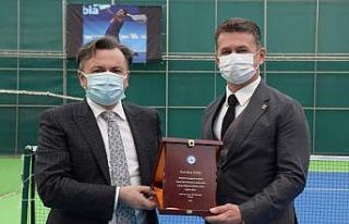 ESOGÜ’nun yenilenen kapalı tenis kortları hizmete...