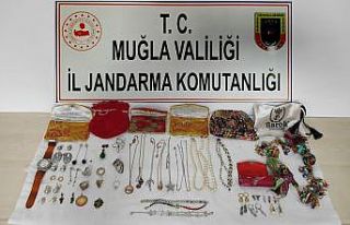 Ev temizliğine gitti, 200 bin liralık mücevher...