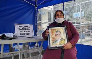 Evlat nöbetine katılan anne: "Benim evladımı...