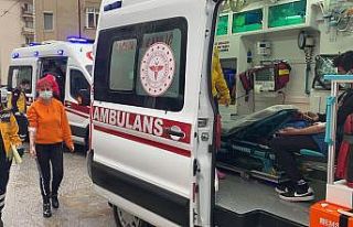 Evlerinde çıkan yangında zehirlendiler, 4 saat...