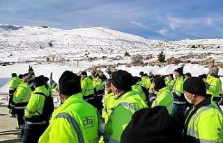 Eylemlerinde ikinci güne giren işçiler, "Kendilerine...