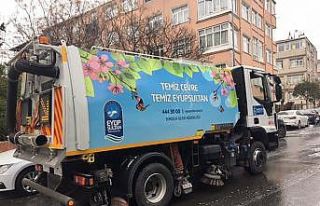 Eyüpsultan’da yollar yıkandı, bina girişleri,...