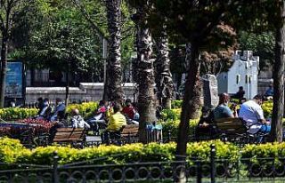 Fatih’te kısıtlamaya uymayanlar parkları doldurdu