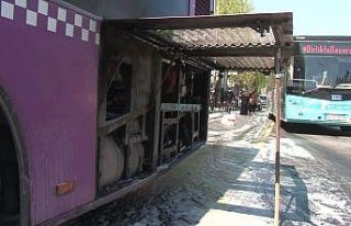 Fatih’te korkutan otobüs yangını