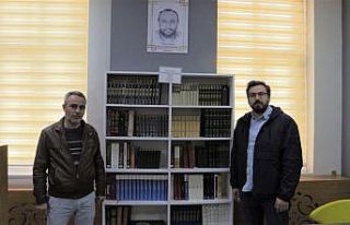 Fazlı öğretmenin adı kütüphanede yaşatılıyor