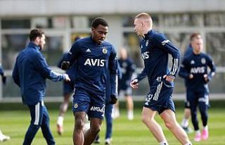 Fenerbahçe, Başakşehir maçına hazır